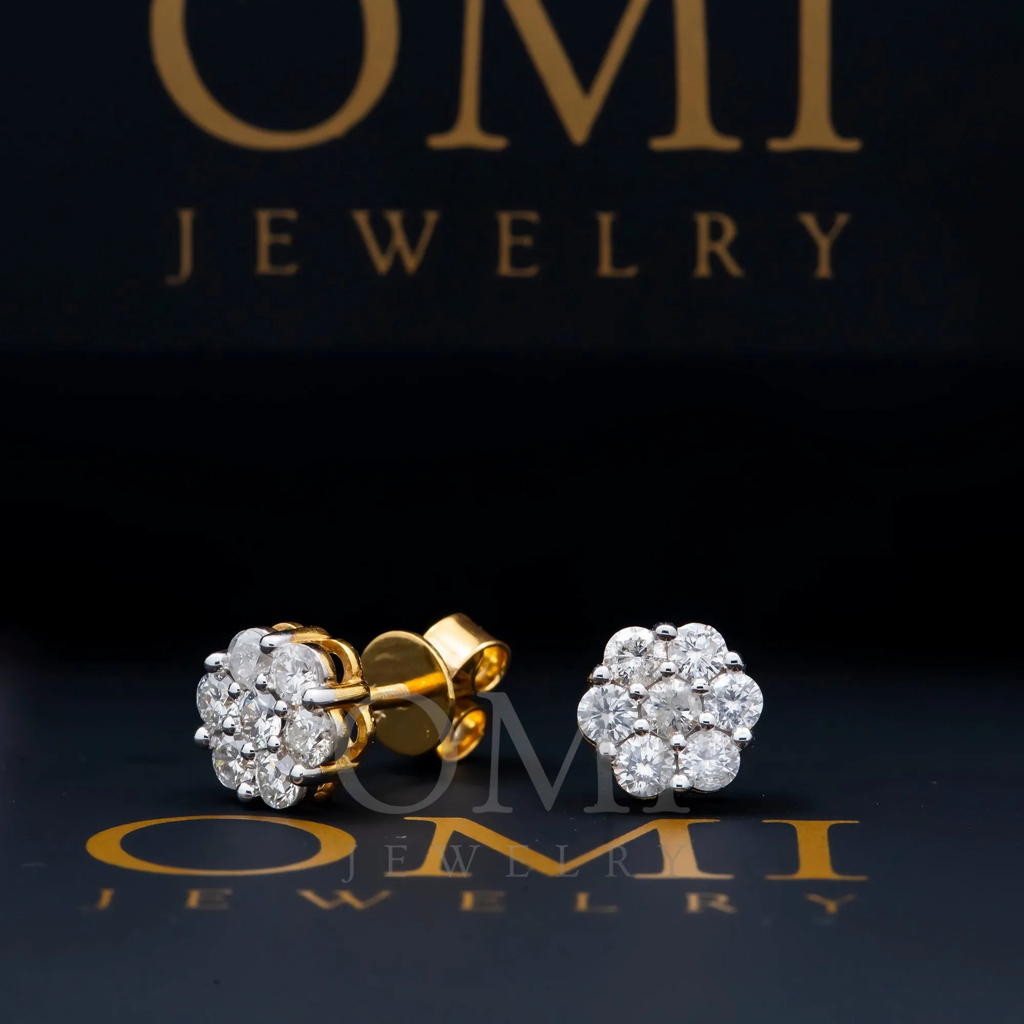 10K GOLD ROUND DIAMOND CLUSTER EARRINGS 0.90 CTW