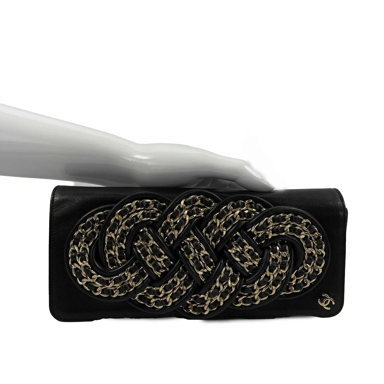 CHANEL - Lambskin Twisted Knot Chain Rare Limited Edition CC Clutch - Handbag