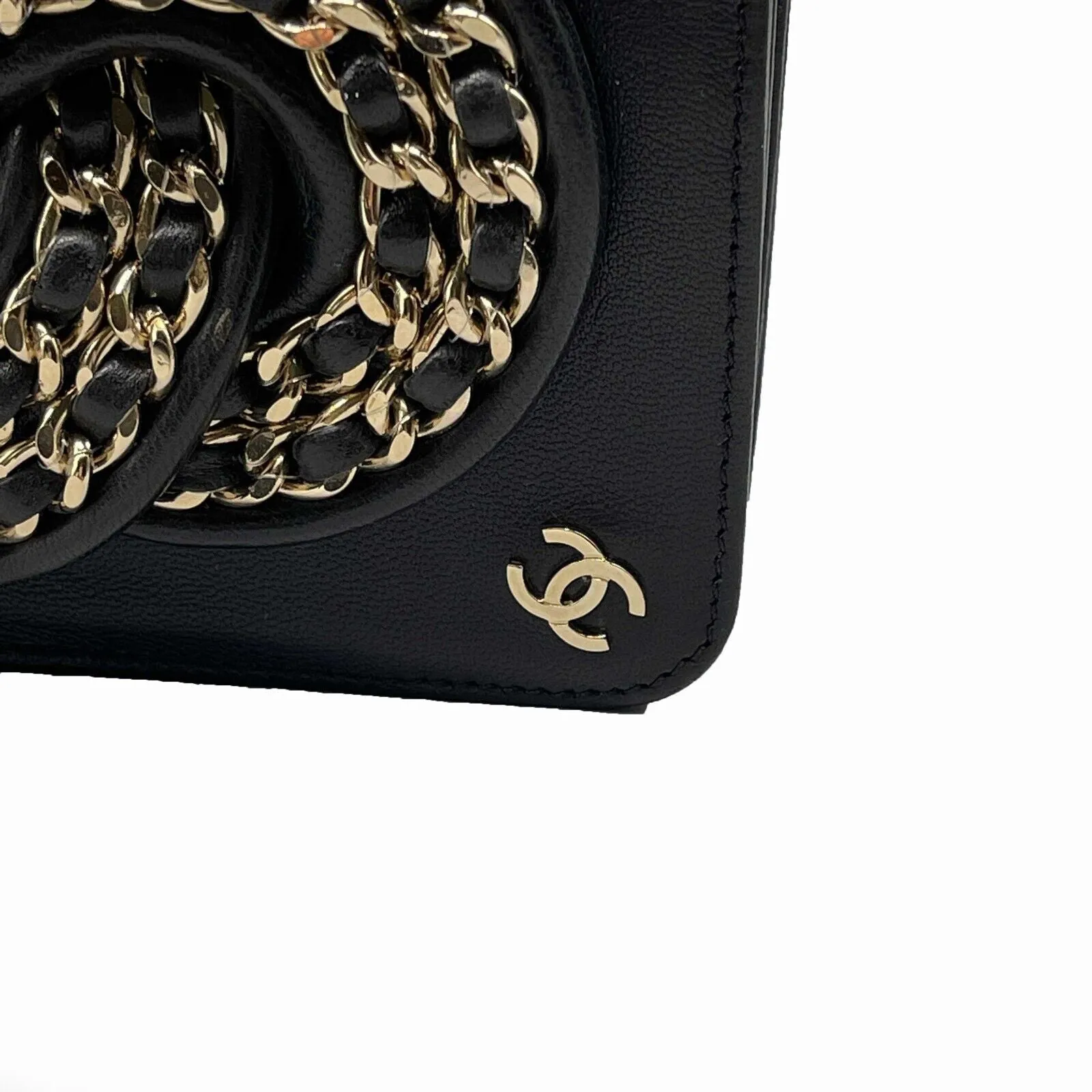 CHANEL - Lambskin Twisted Knot Chain Rare Limited Edition CC Clutch - Handbag