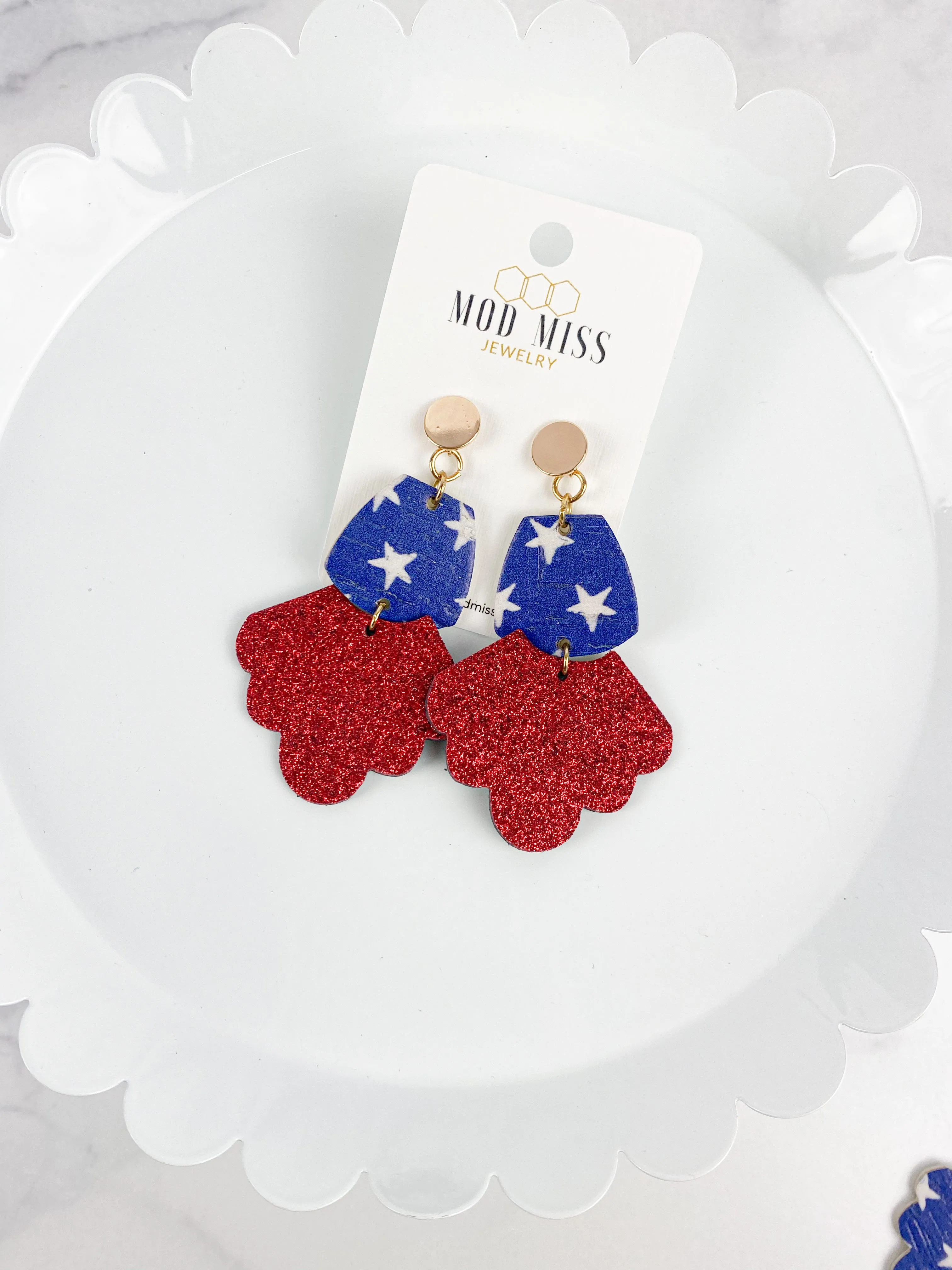 Cork Scalloped Stud Earrings Stars   Red Glitter