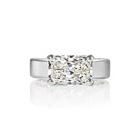 Leiah 5 Carat G VS2 Radiant Cut Diamond Solitaire Engagement Ring in Platinum