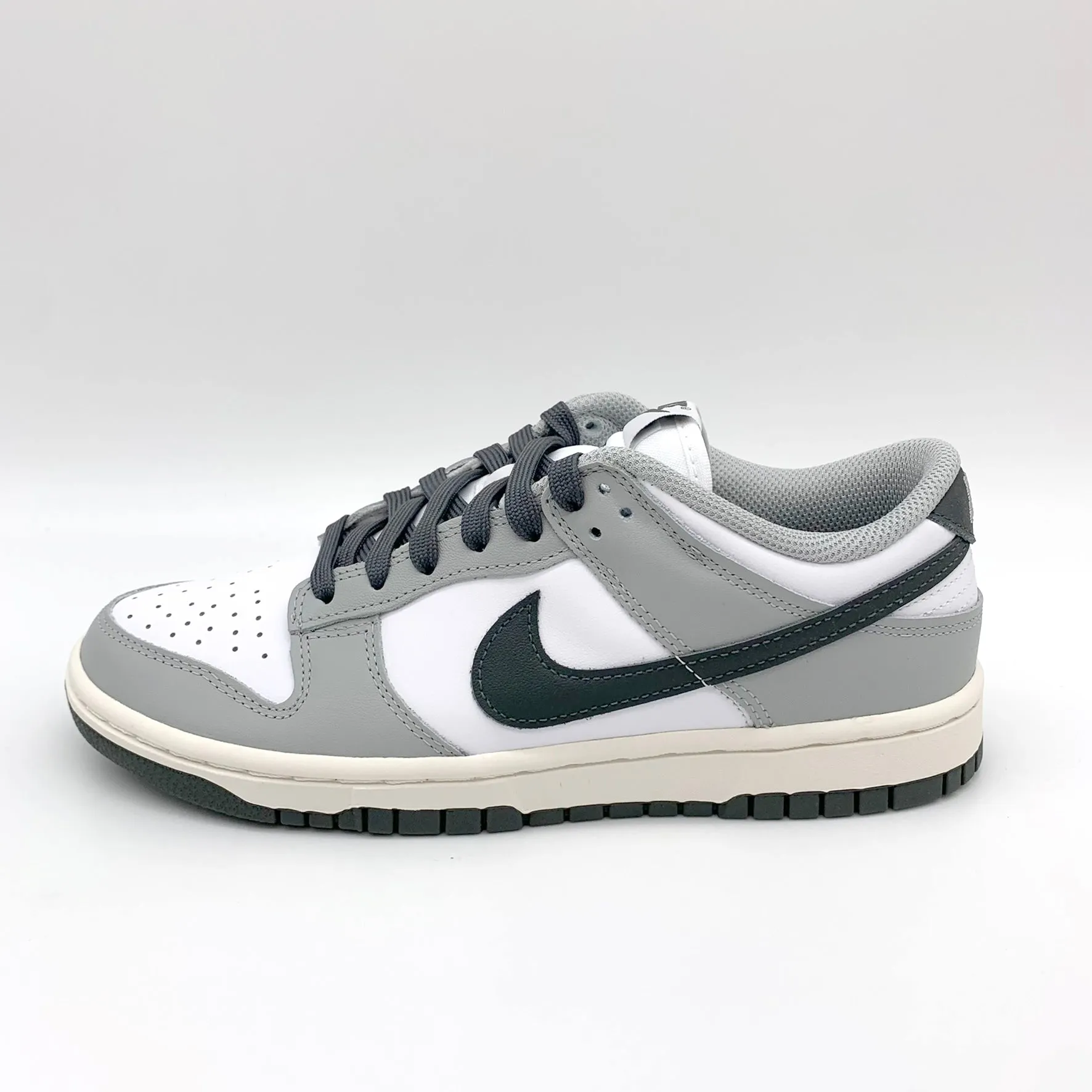 Nike Dunk Low Light Smoke Grey