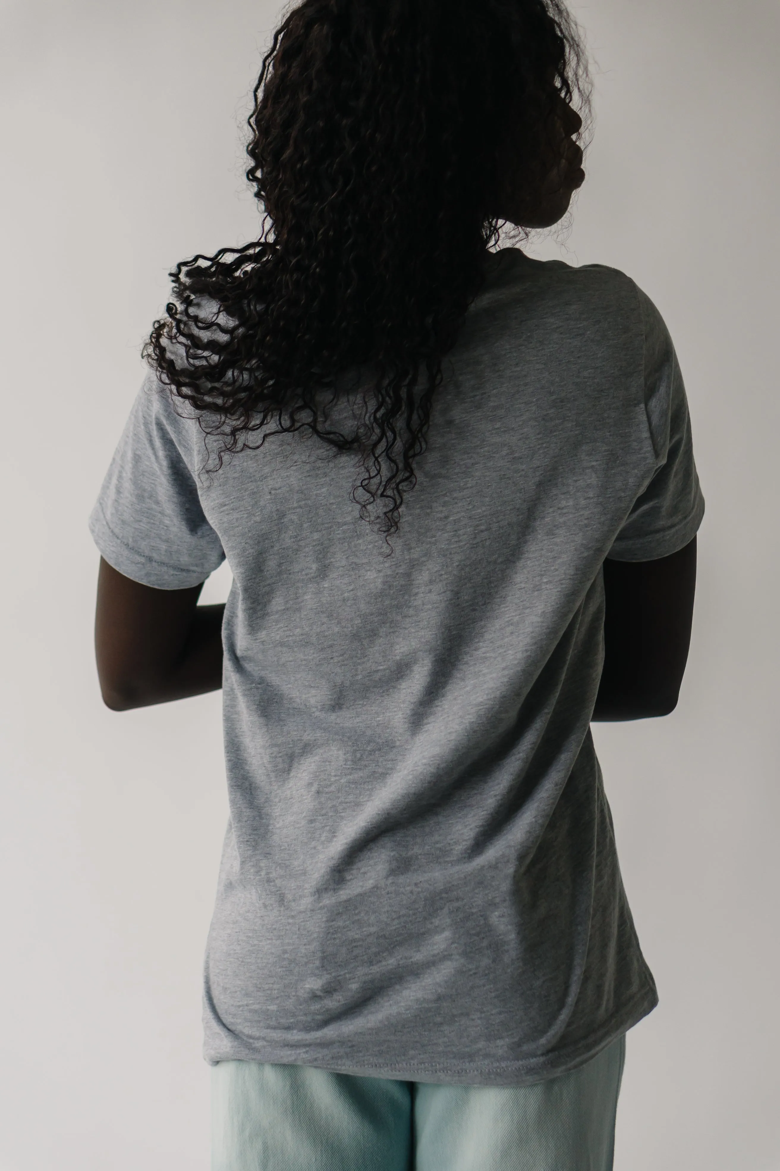 The Hamptons Graphic Tee in Heather Grey